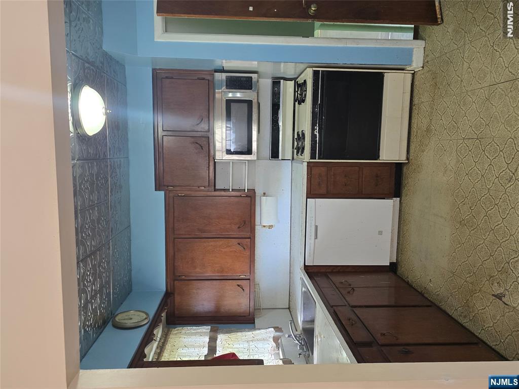 193 Union Ave, Wood Ridge, NJ 07075