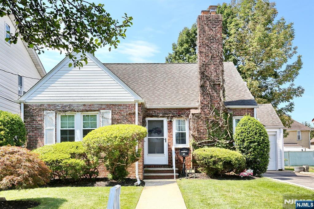 41 Martin Avenue - Photo 1