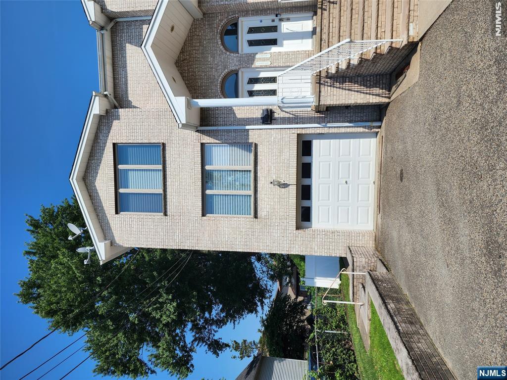 2425 1st Street, Fort Lee NJ — listing photo