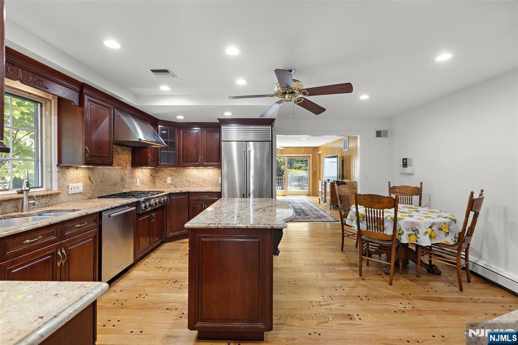 225 Walnut Street — photo 11