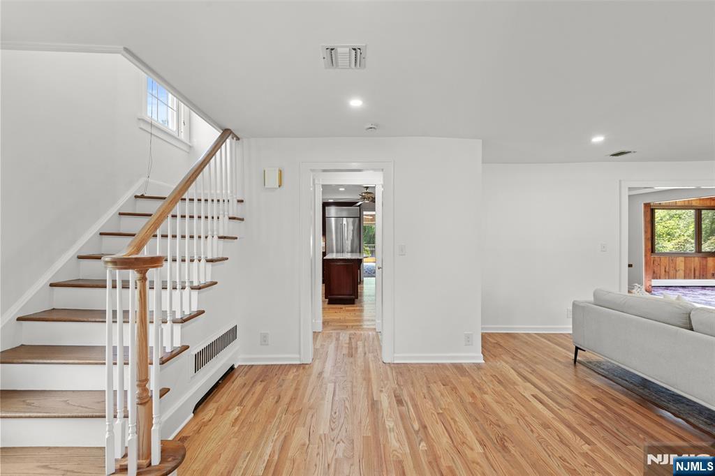 225 Walnut Street — photo 13