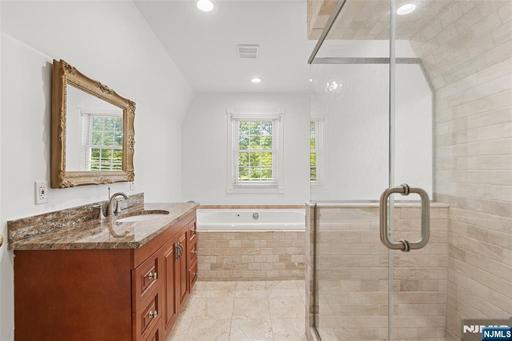 225 Walnut Street — photo 16