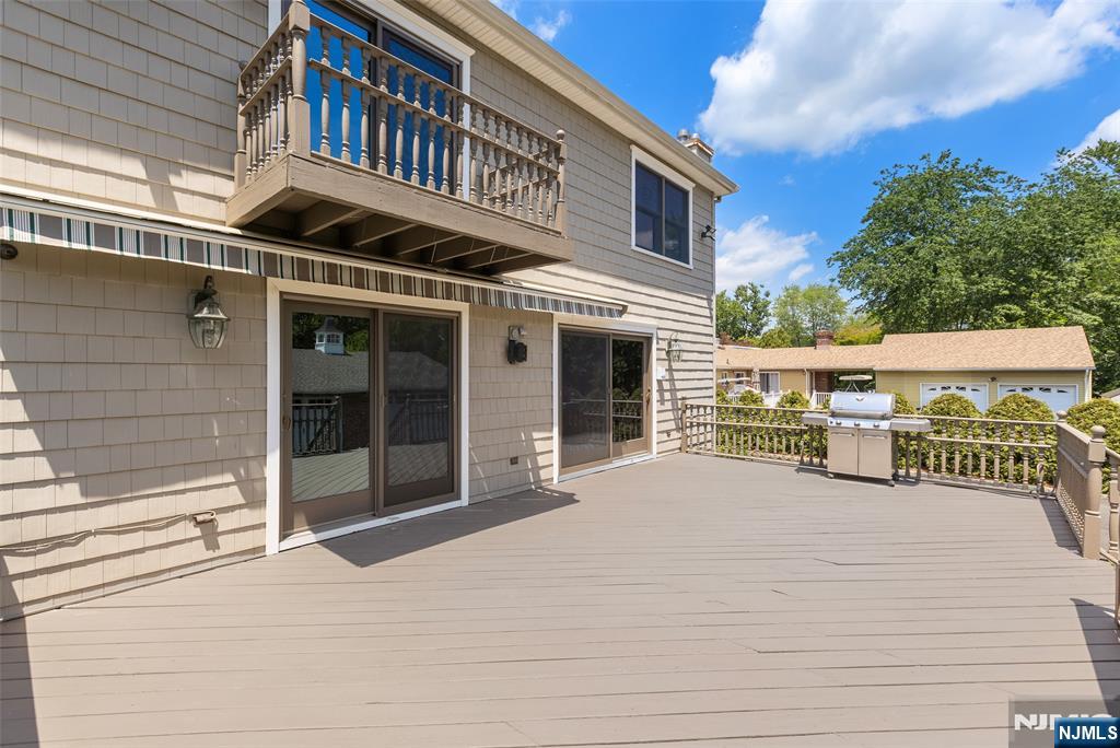 225 Walnut Street — photo 34