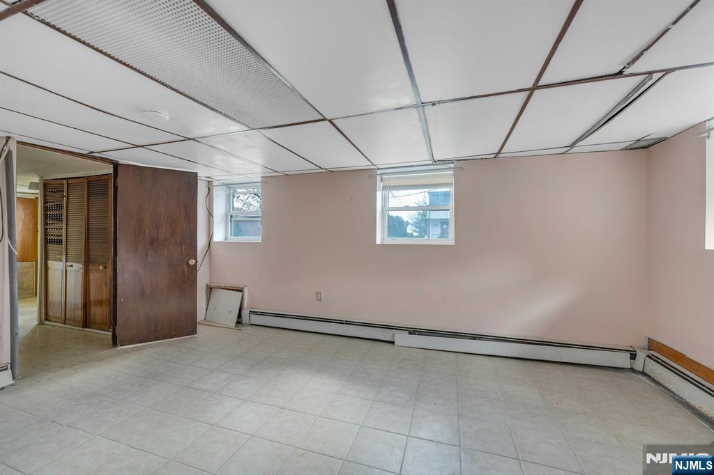 439 Bergen Boulevard — photo 33