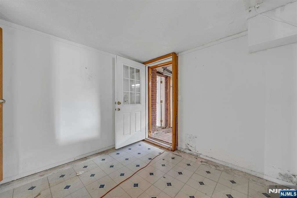 439 Bergen Boulevard — photo 35
