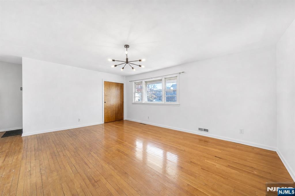439 Bergen Boulevard — photo 10