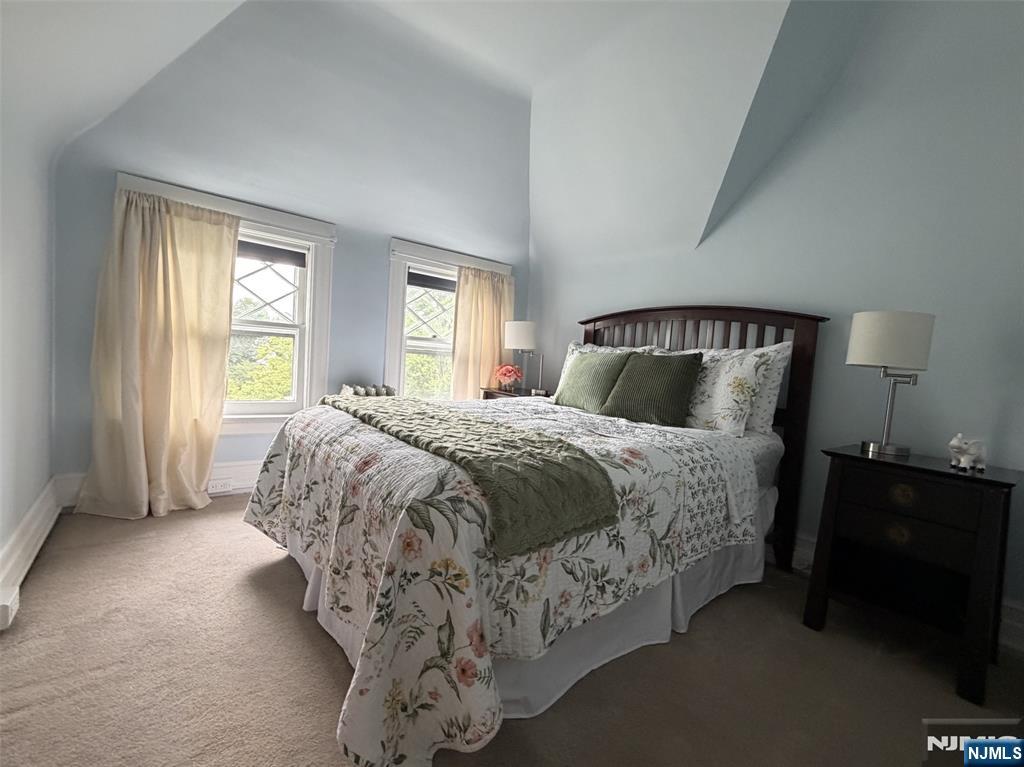 88 Edgemont Road — photo 9