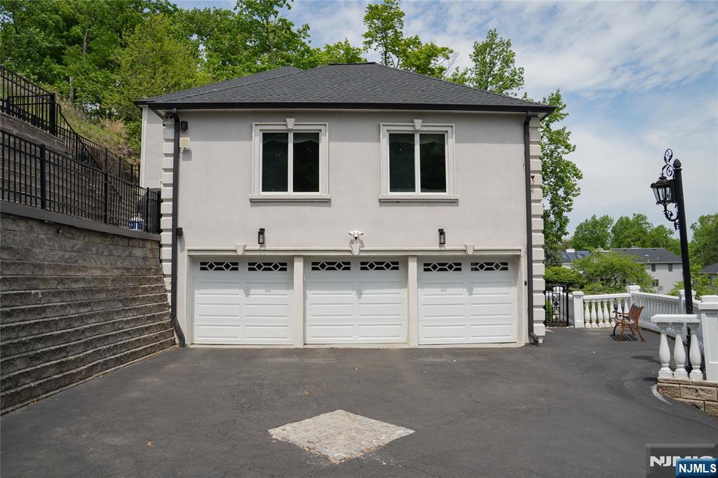 207 Eileen Drive — photo 3