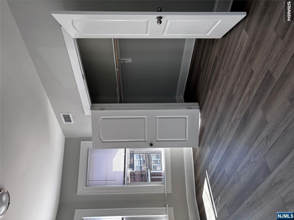 731 Elm 2R - Photo 2