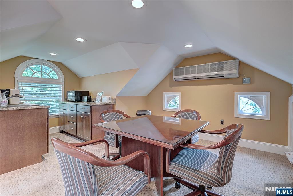 24 Washington Avenue — photo 22