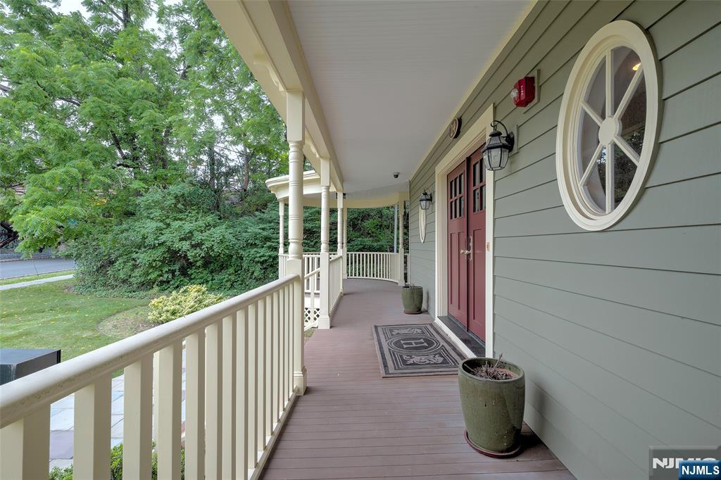 24 Washington Avenue — photo 27