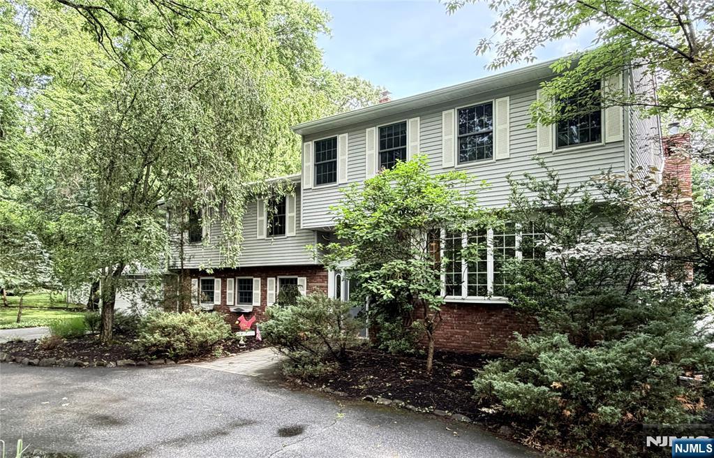 28 Sunrise Drive - Photo 1