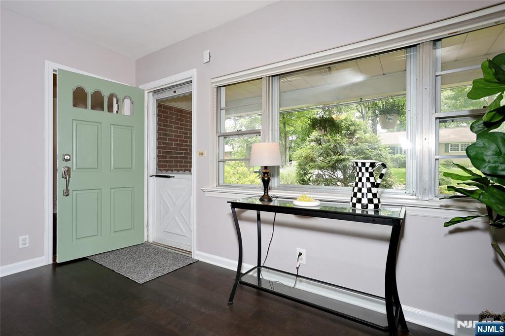 466 Mountain Ave, Twp Of Washington, NJ 07676