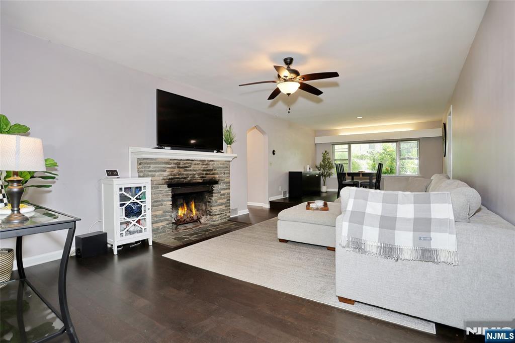466 Mountain Ave, Twp Of Washington, NJ 07676
