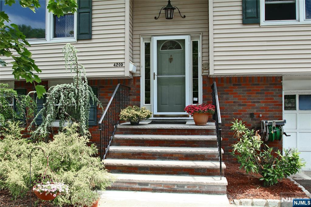 42-05 Naugle Drive - Photo 3