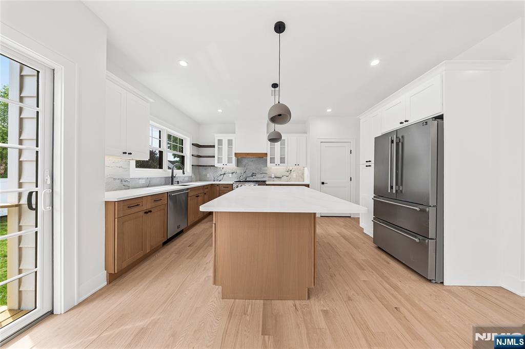 51 Becker Avenue — photo 11