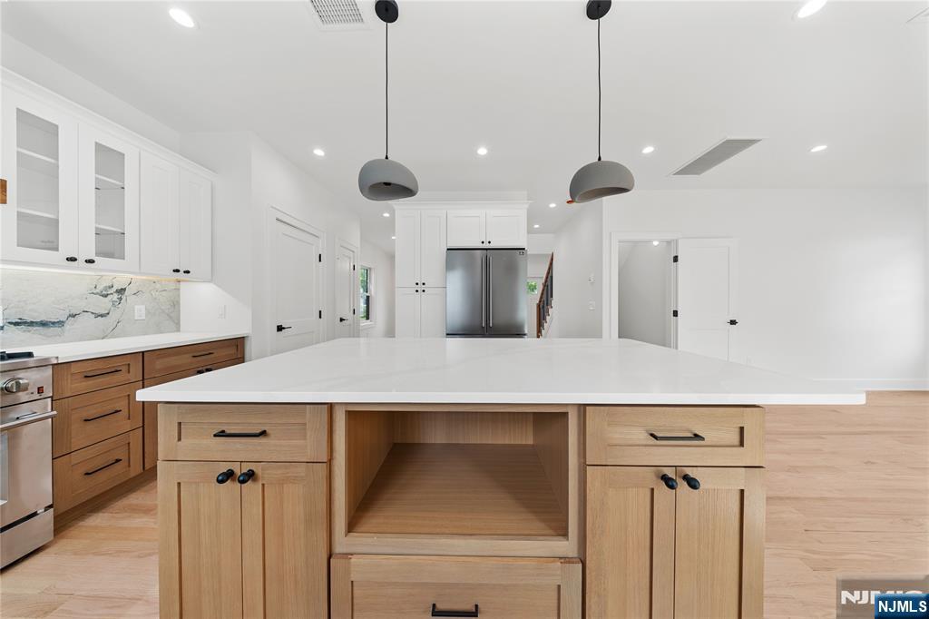 51 Becker Avenue — photo 13