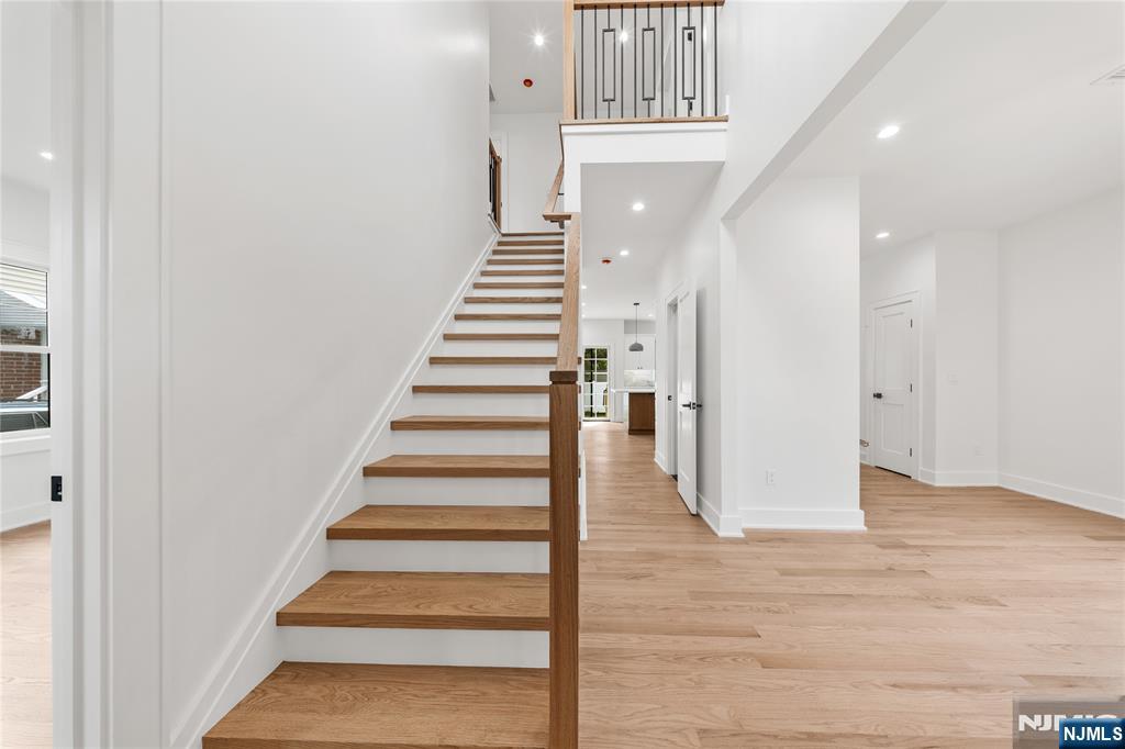 51 Becker Avenue — photo 20