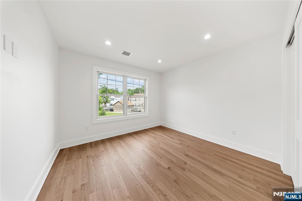 51 Becker Avenue — photo 27