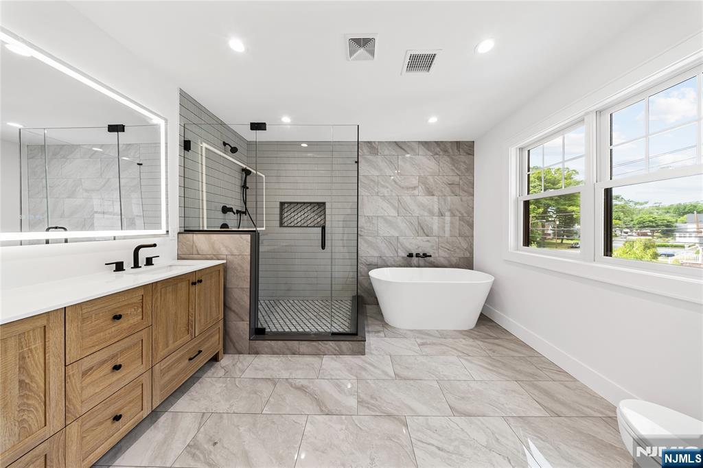 51 Becker Avenue — photo 35