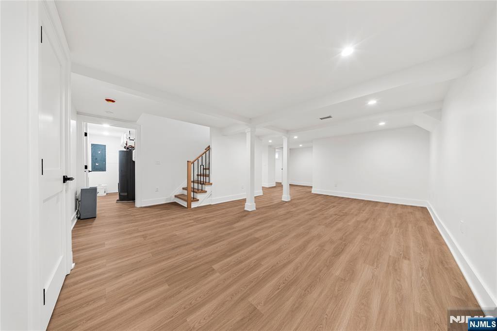 51 Becker Avenue — photo 38