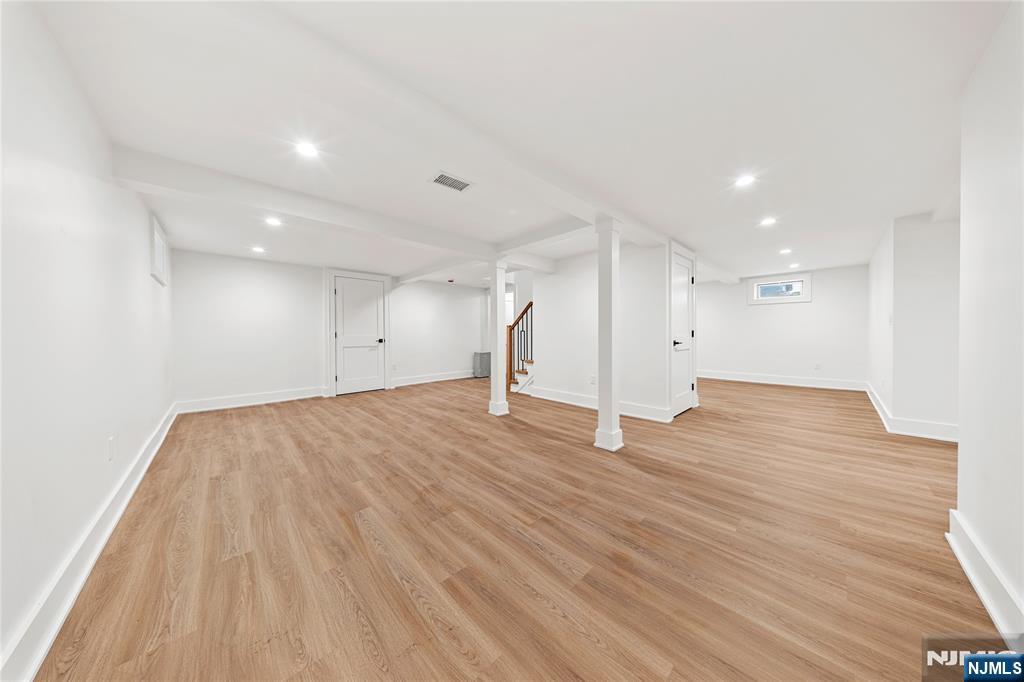 51 Becker Avenue — photo 39