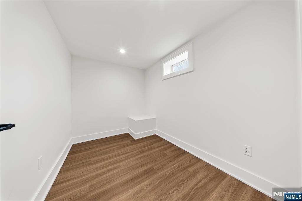51 Becker Avenue — photo 45