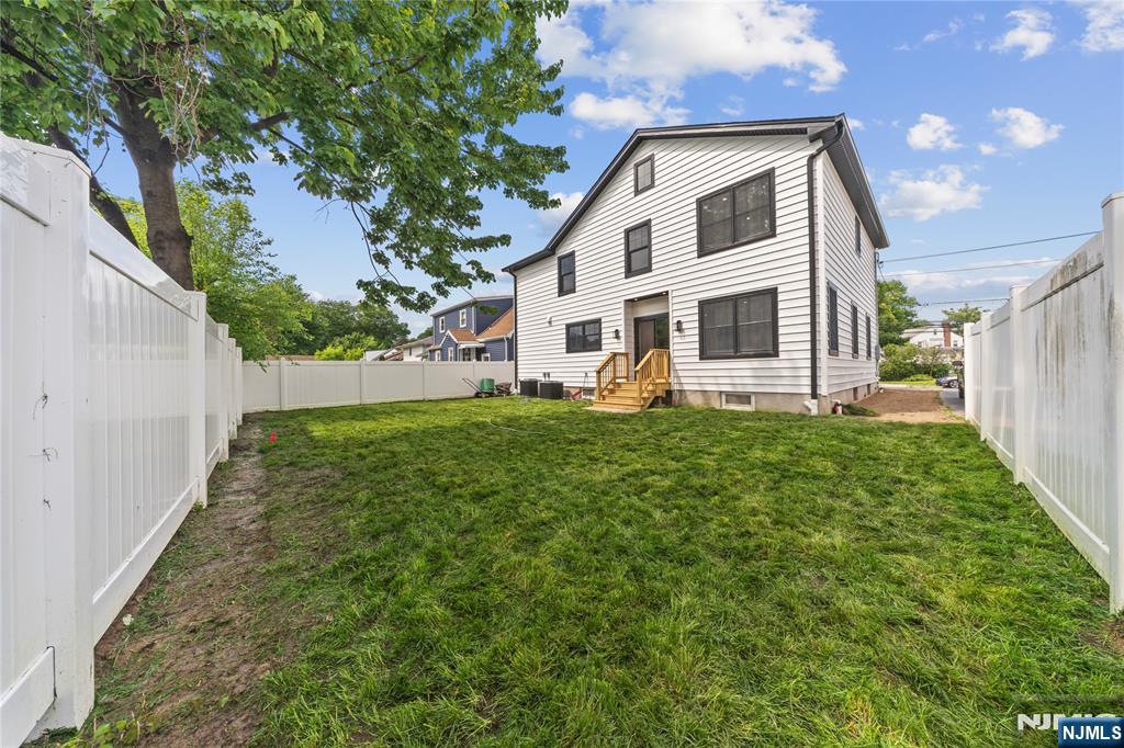 51 Becker Avenue — photo 47
