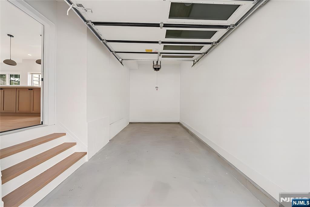 51 Becker Avenue — photo 48