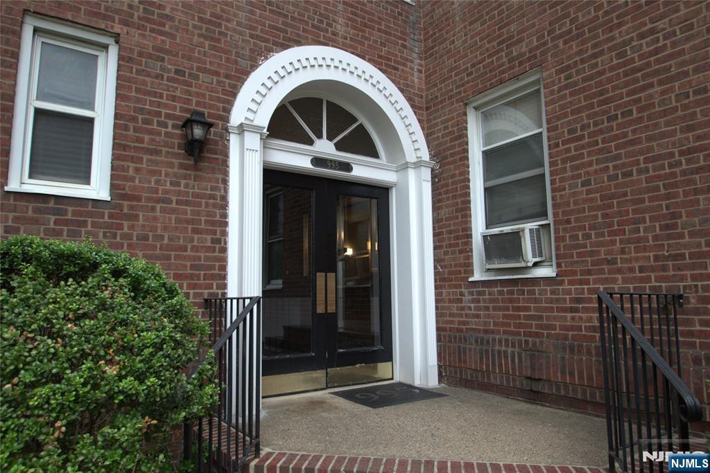 975-995 Teaneck #1M, Teaneck, NJ 07666