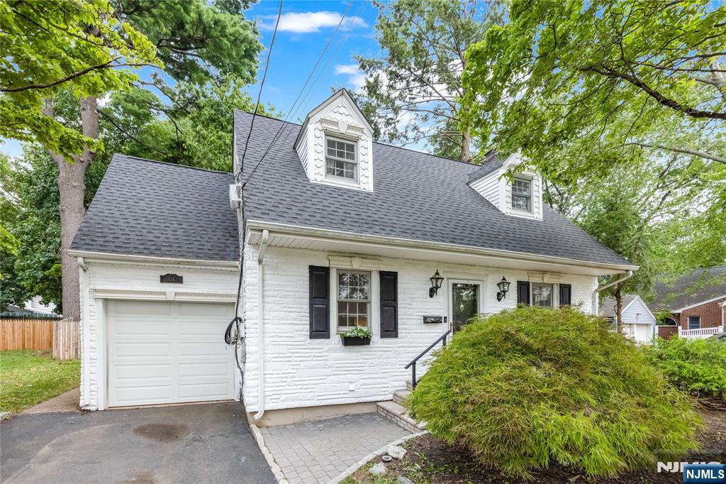 Homes for sale in New Milford, NJ | 335 River Rd, New Milford, NJ 07646 | MLS# 26023083