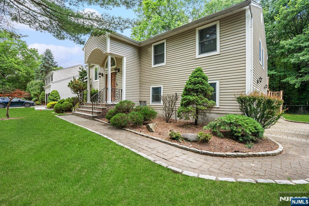 21 Kennedy Circle — photo 2