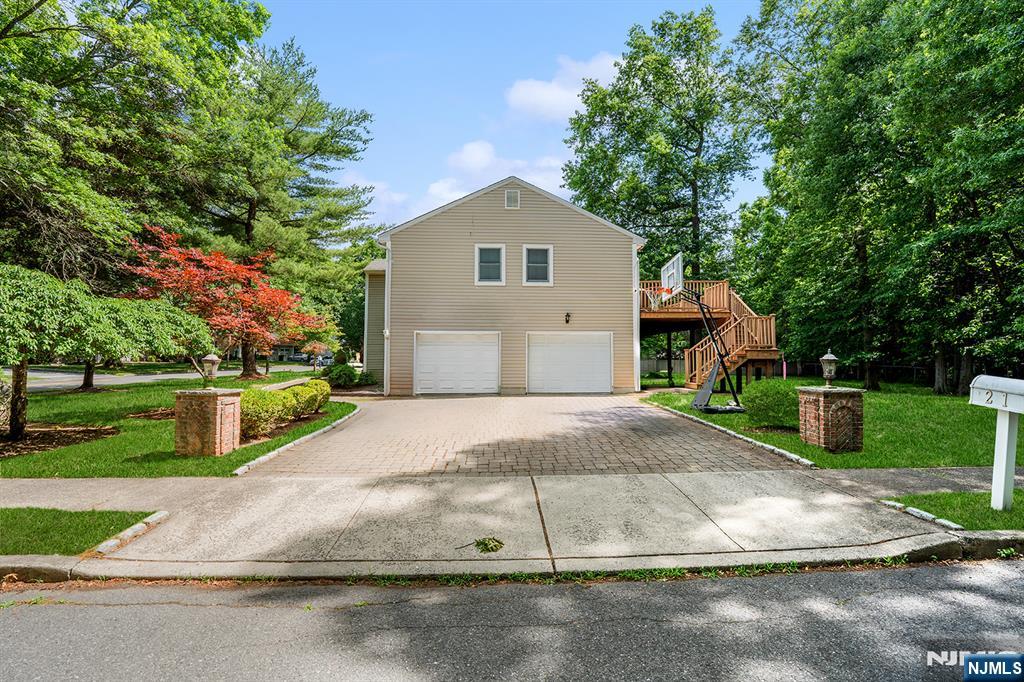 21 Kennedy Circle — photo 3