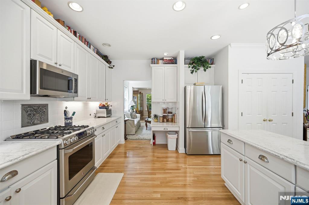 2 Stone Ridge Court