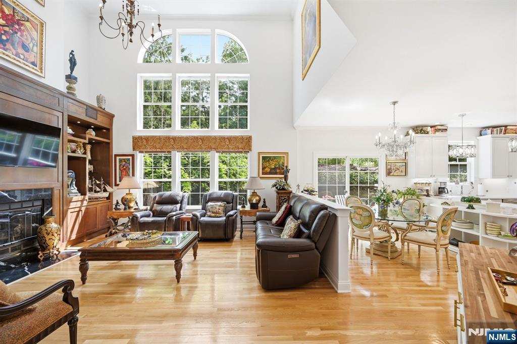 2 Stone Ridge Court