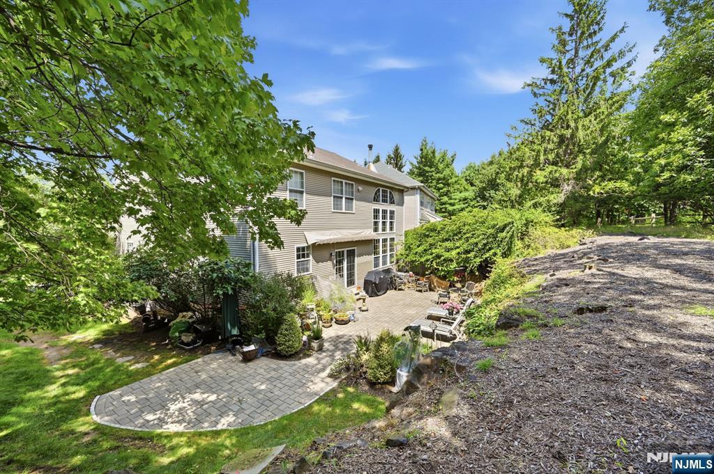 2 Stone Ridge Court