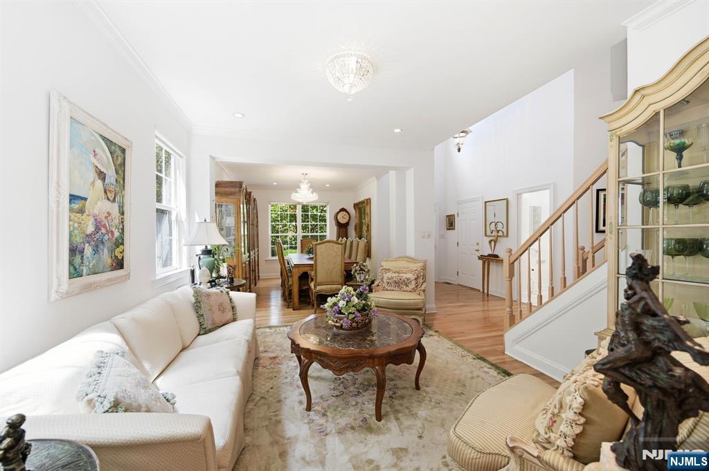 2 Stone Ridge Court