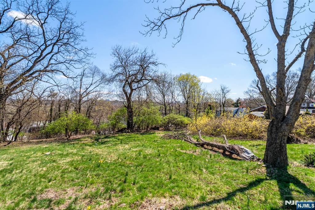 525 Teaneck Rd, Ridgefield Park, NJ 07660