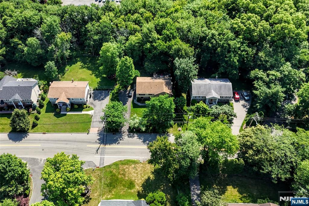 270 E Crescent Avenue - Photo 8