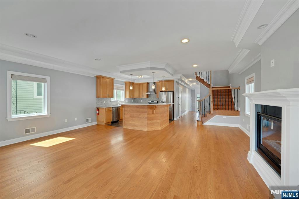 505 Post Avenue — photo 12