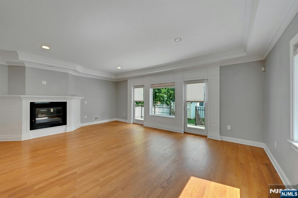 505 Post Avenue — photo 14
