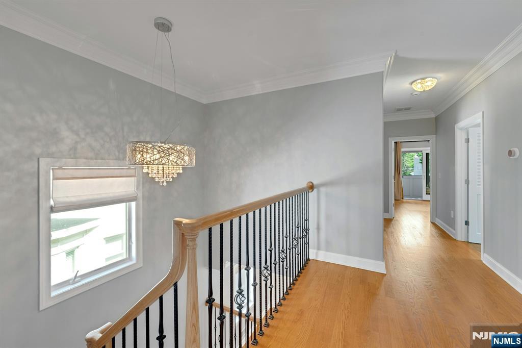 505 Post Avenue — photo 16