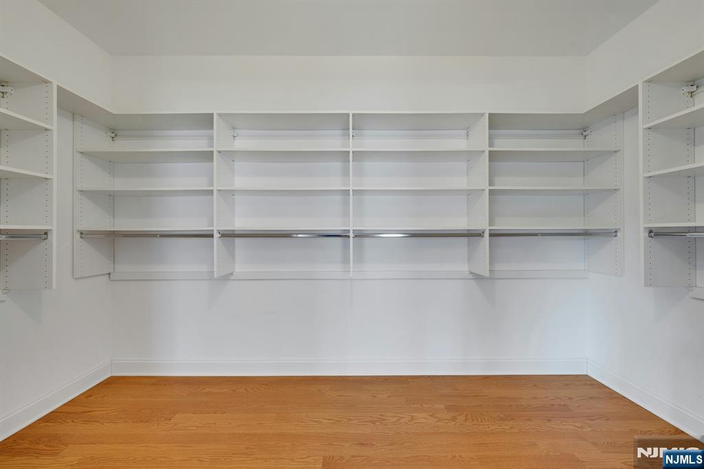 505 Post Avenue — photo 22