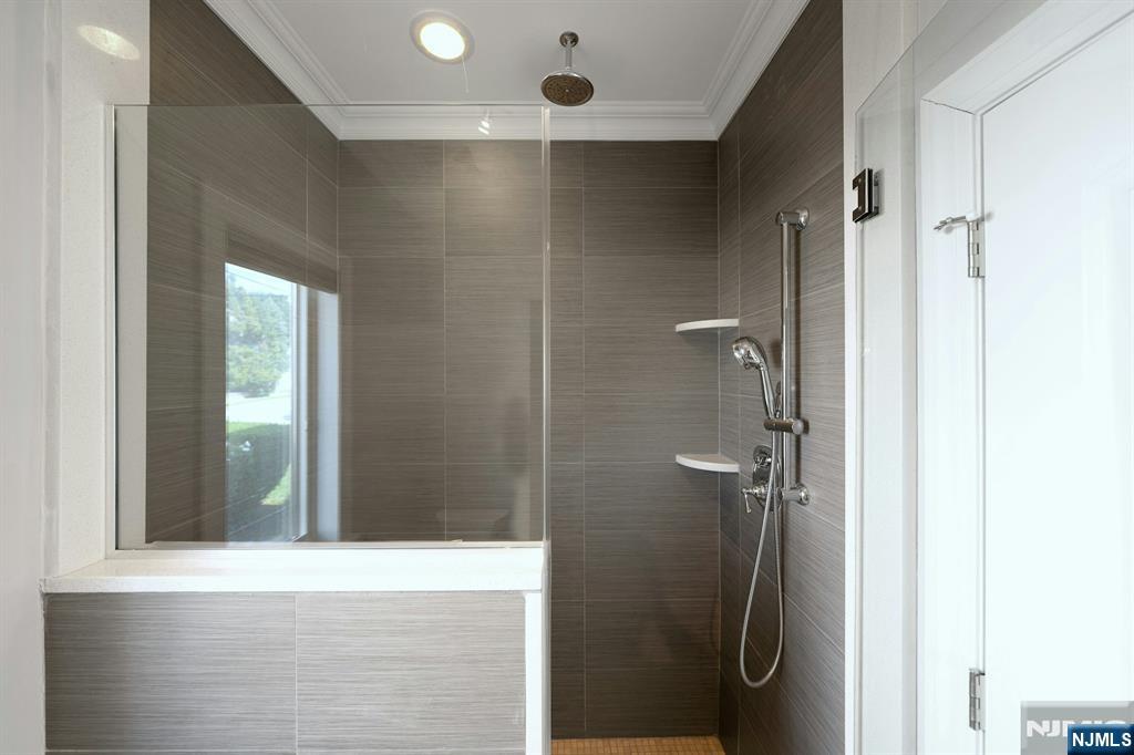 505 Post Avenue — photo 26