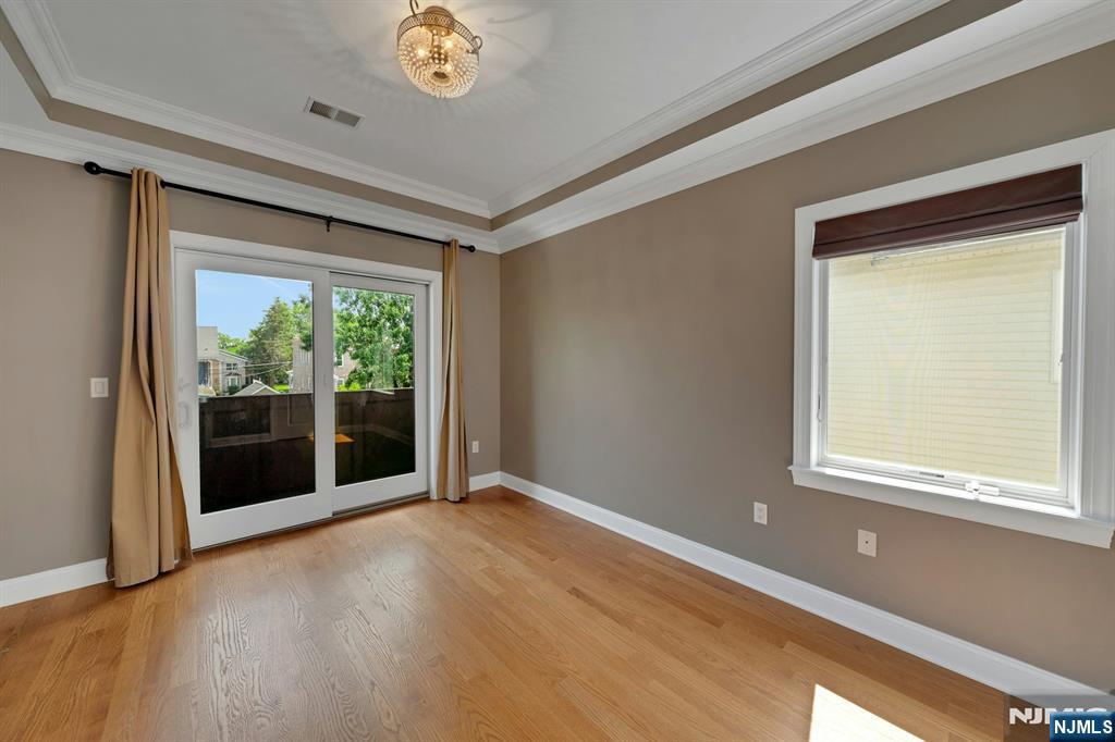 505 Post Avenue — photo 27