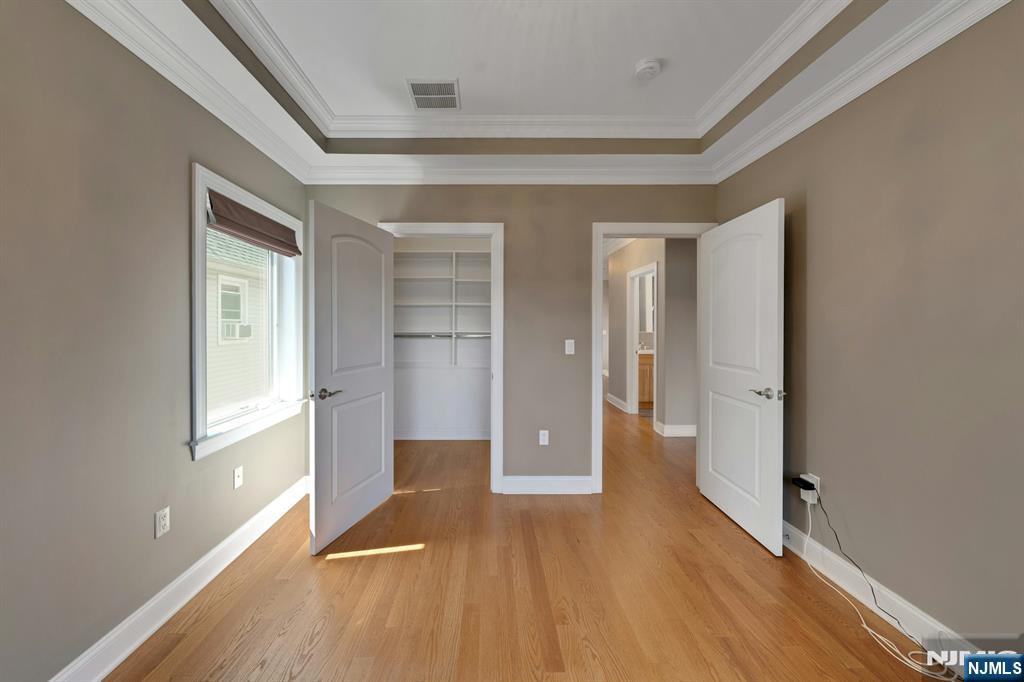 505 Post Avenue — photo 31