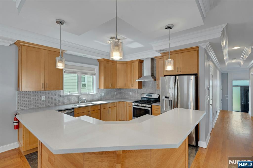 505 Post Avenue — photo 9