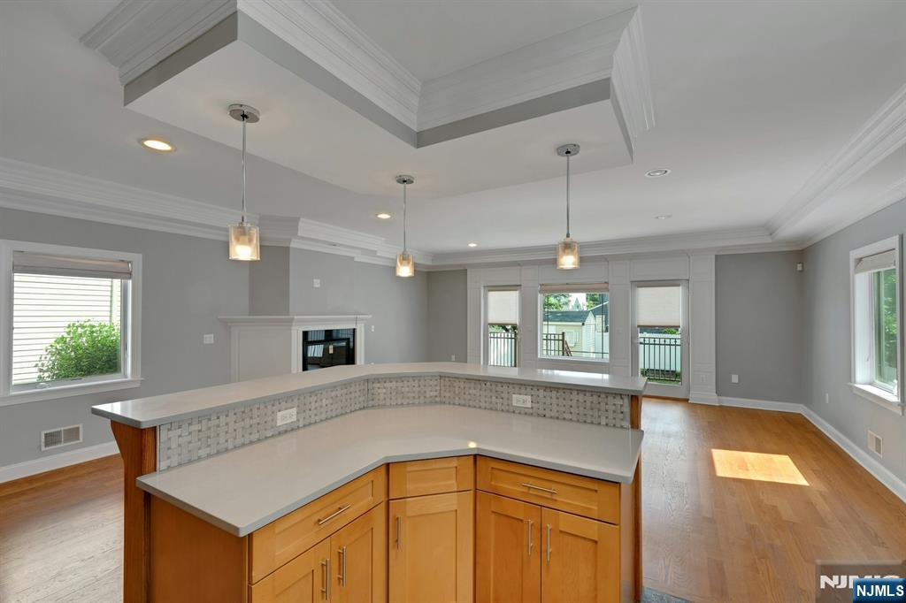 505 Post Avenue — photo 10