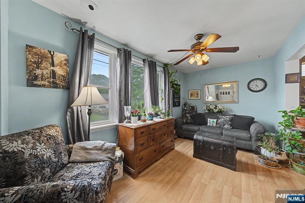 328 Hobart Avenue - Photo 5