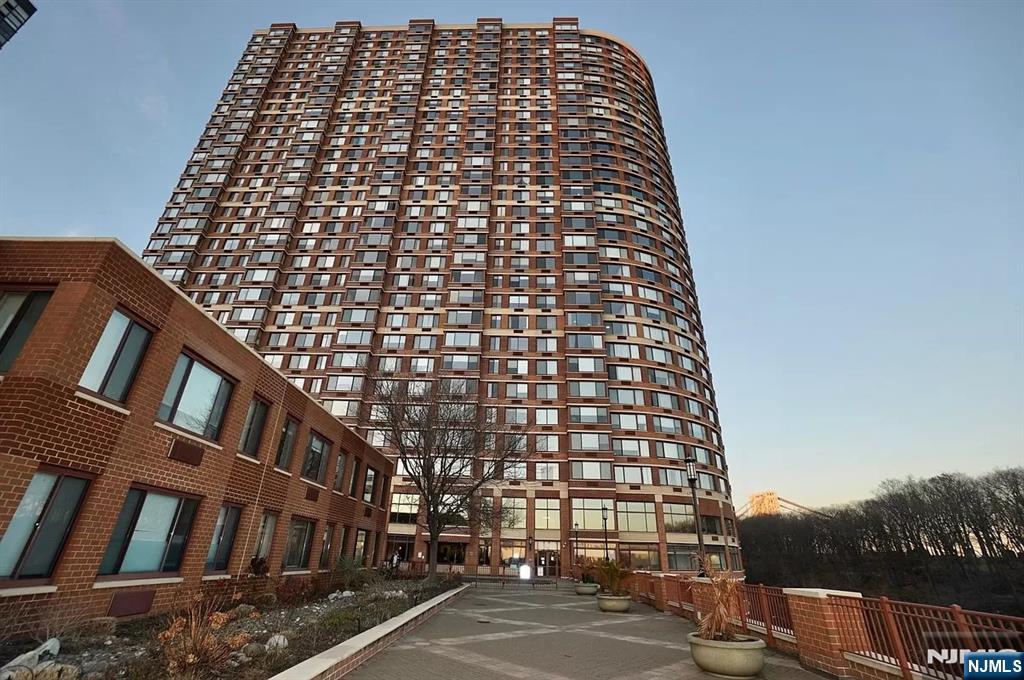 100 Old Palisade Rd #2011, Fort Lee, NJ 07024